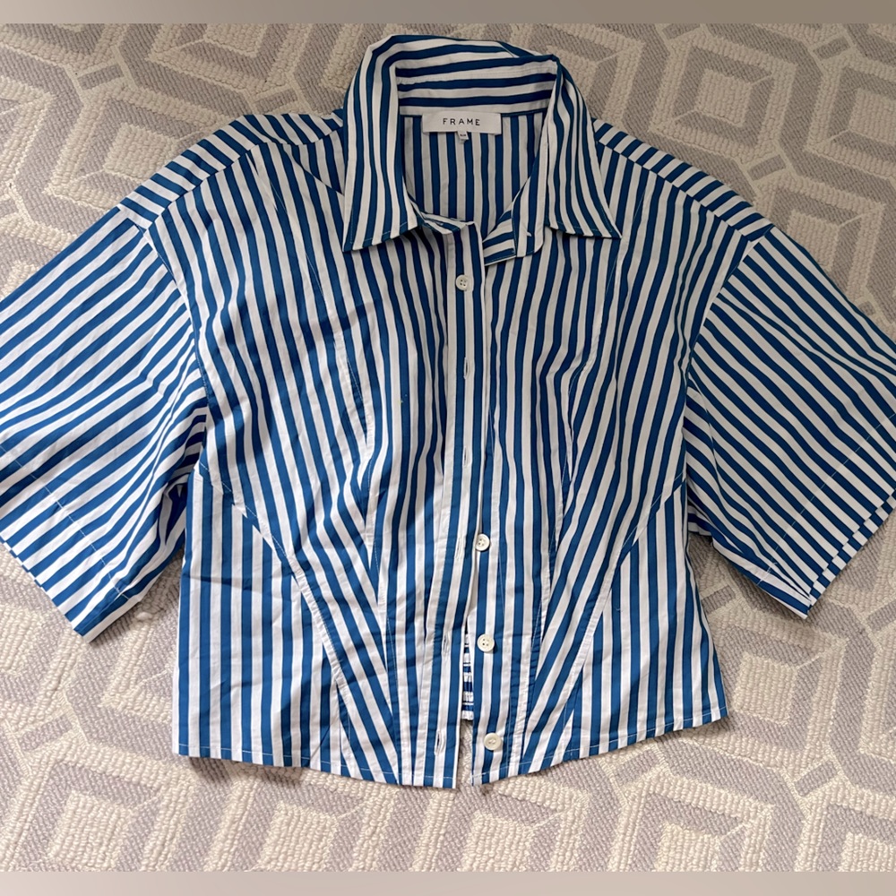 Frame short sleeve button down with gathered back. Brand new never been worn